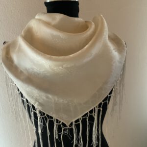 Seidentuch weiß mit langen Fransen