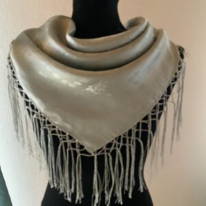 Seidentuch helles grau mit langen Fransen