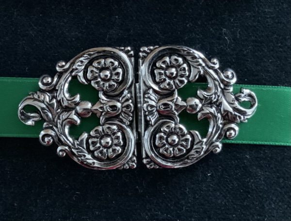 Schürzenschließe metall