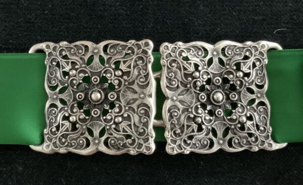 Schürzenschließe eckig metall