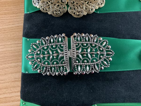 Schürzenschließe metall