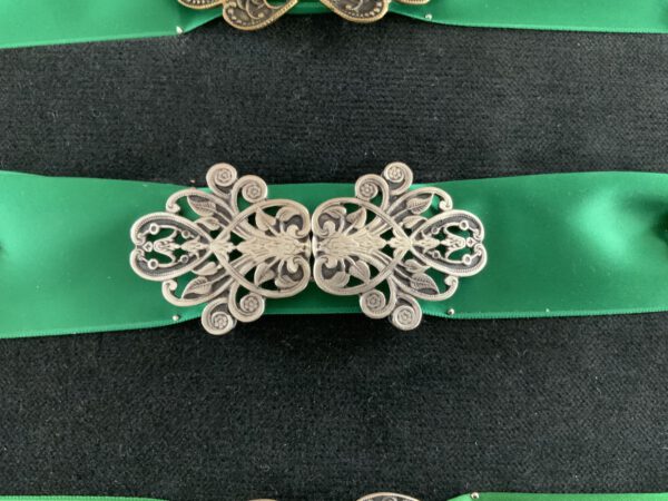 Schürzenschließe metall