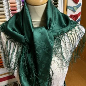 Seidentuch dunkelgrün langen Fransen