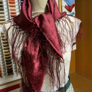 Seidentuch weinrot mit langen Fransen