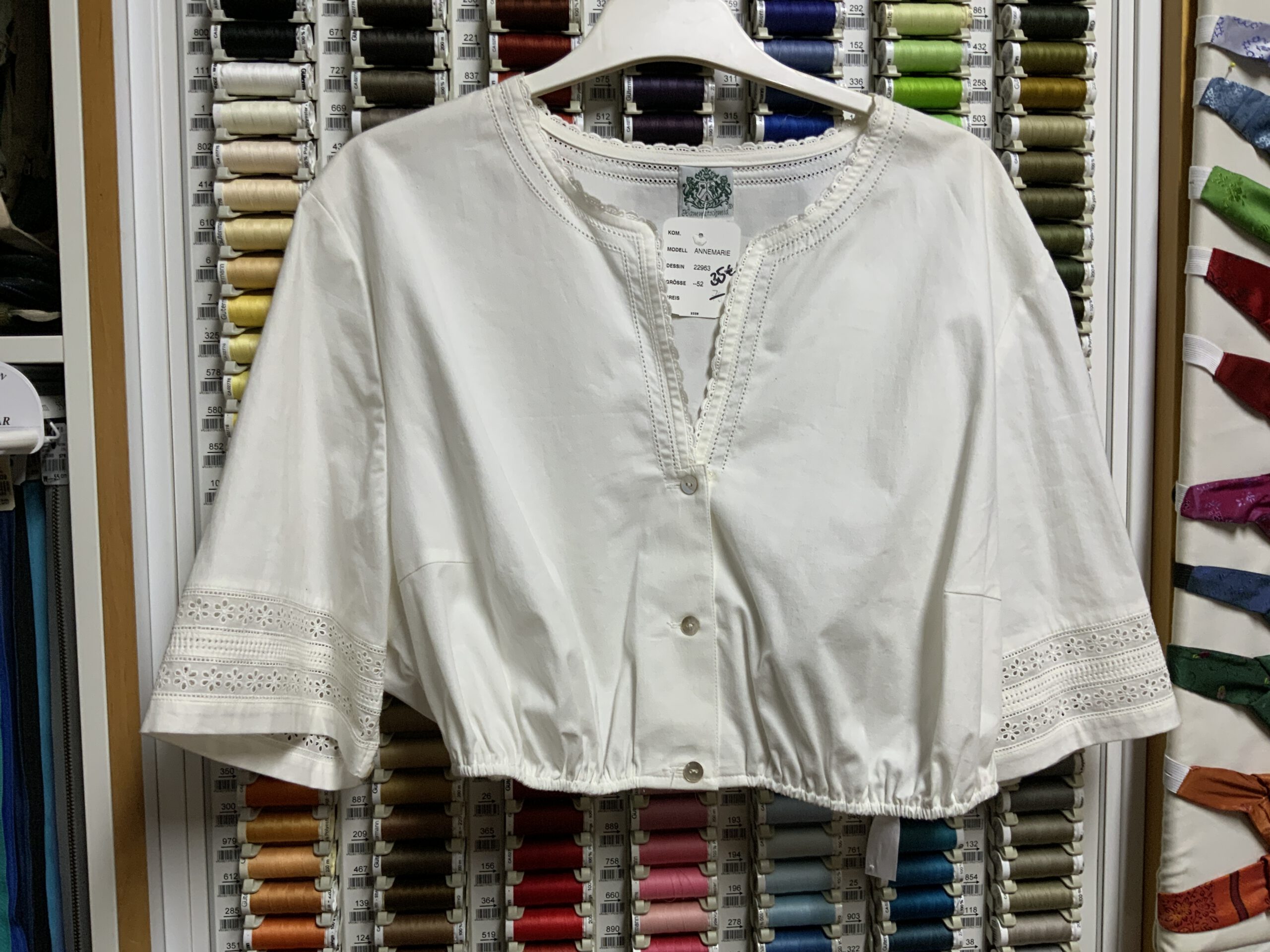Dirndlbluse Größe 52 weiß